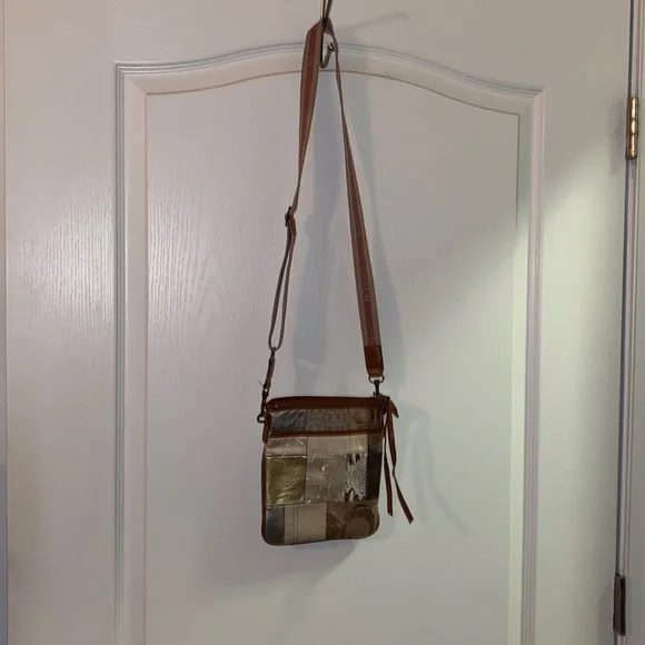 Coach crossbody - Picture 1 of 6